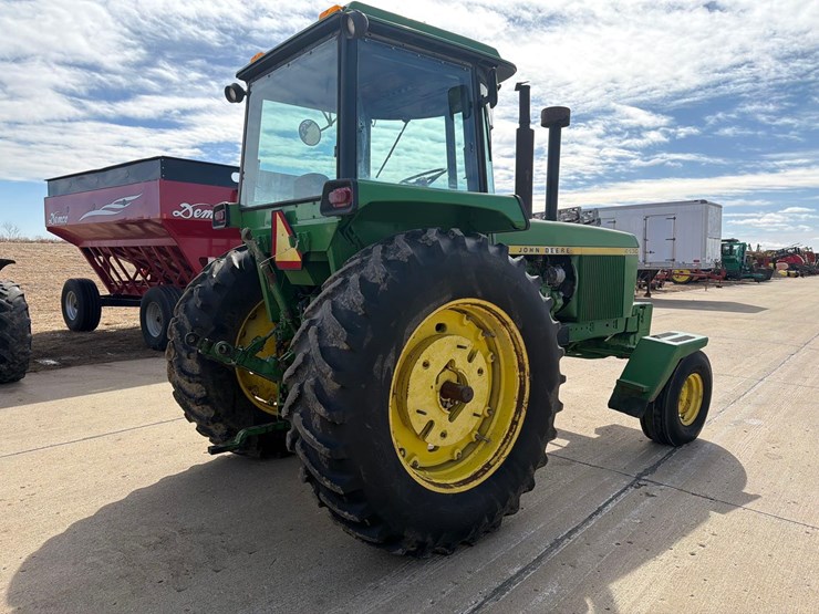 john-deere-4430-image-4