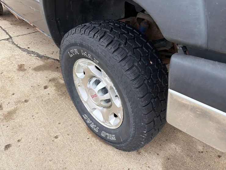 2004-chevrolet-2500-image-15