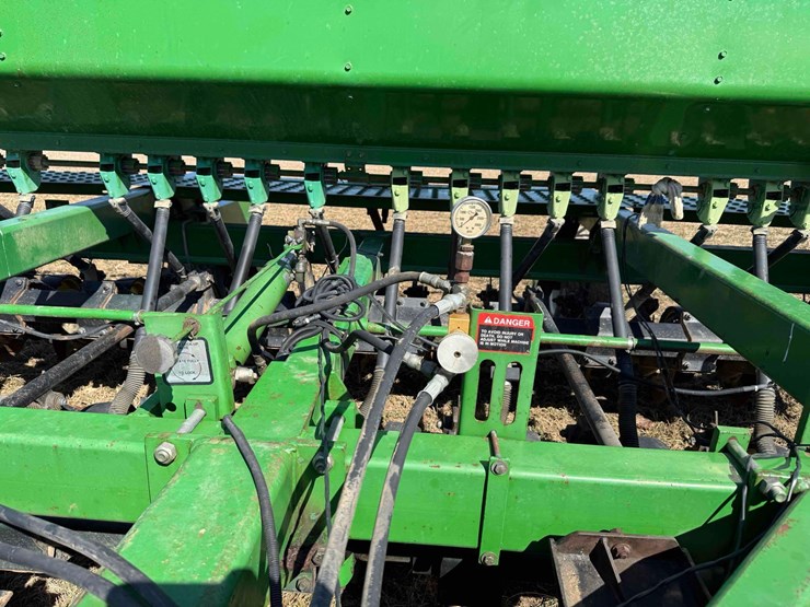 john-deere-750-image-13