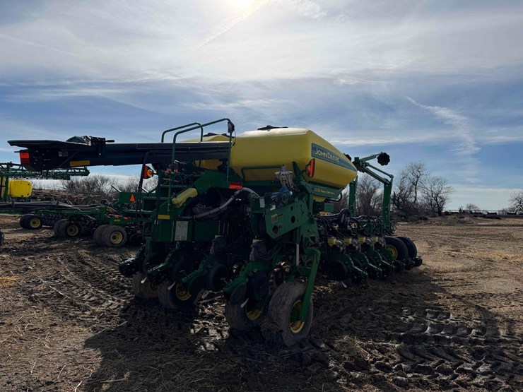 2011-john-deere-1770nt-ccs-image-5