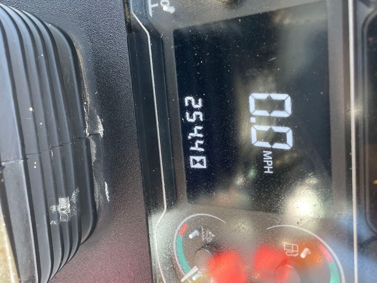 2017-john-deere-5085m-image-24