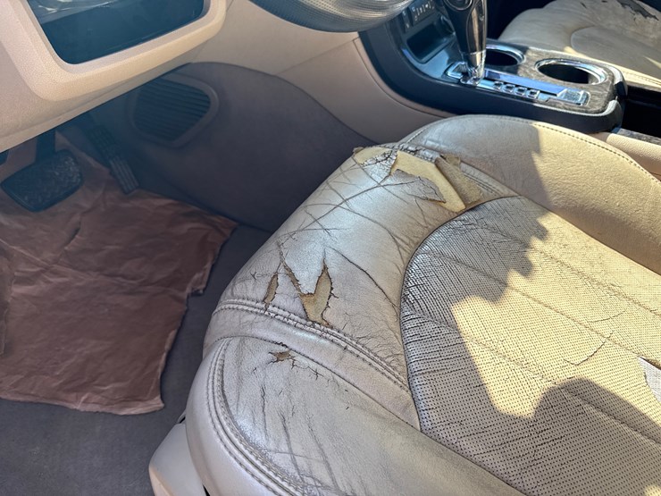 2011-gmc-acadia-image-36