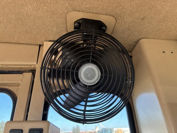 2005-caterpillar-143h-image-33