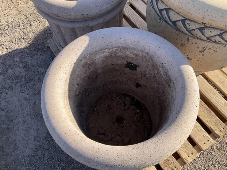 (3)-concrete-pots-image-3