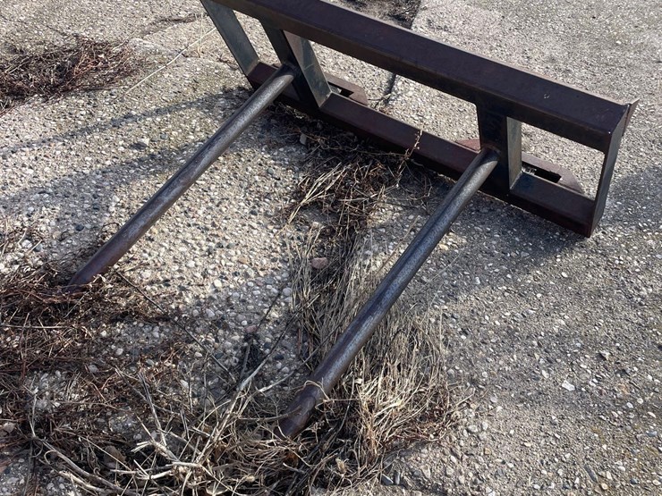 skidloader-quick-tach-bale-spear-image-5