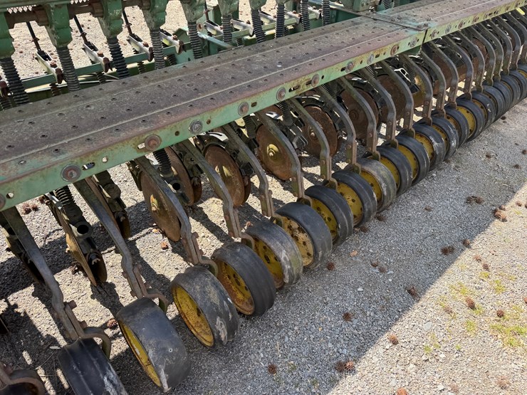 john-deere-520-image-8