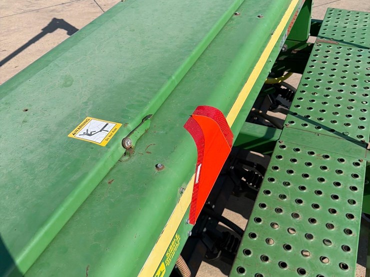 john-deere-750-image-39