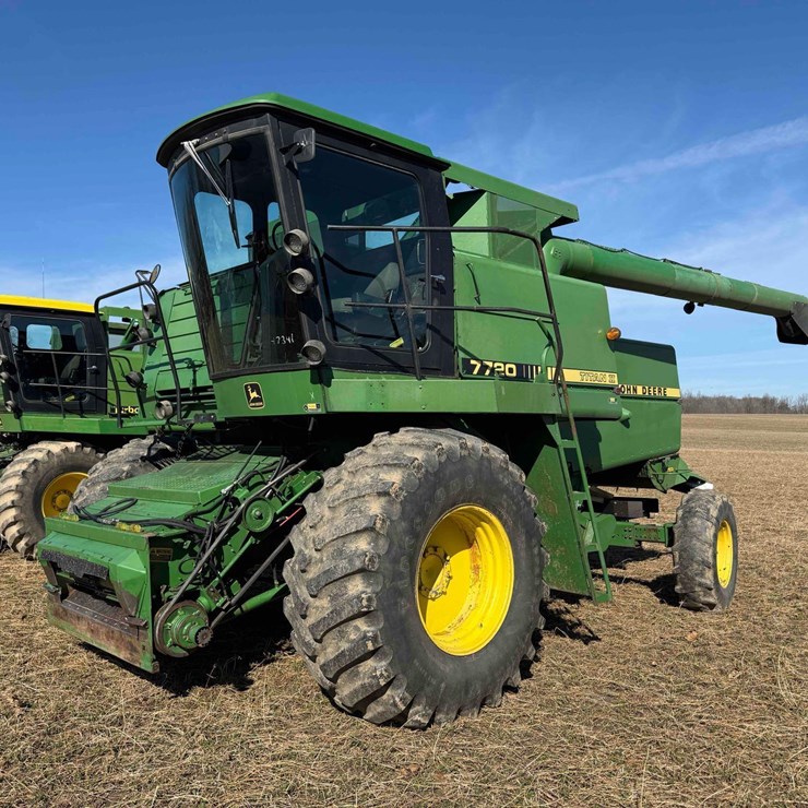 JOHN DEERE 7720 TITAN