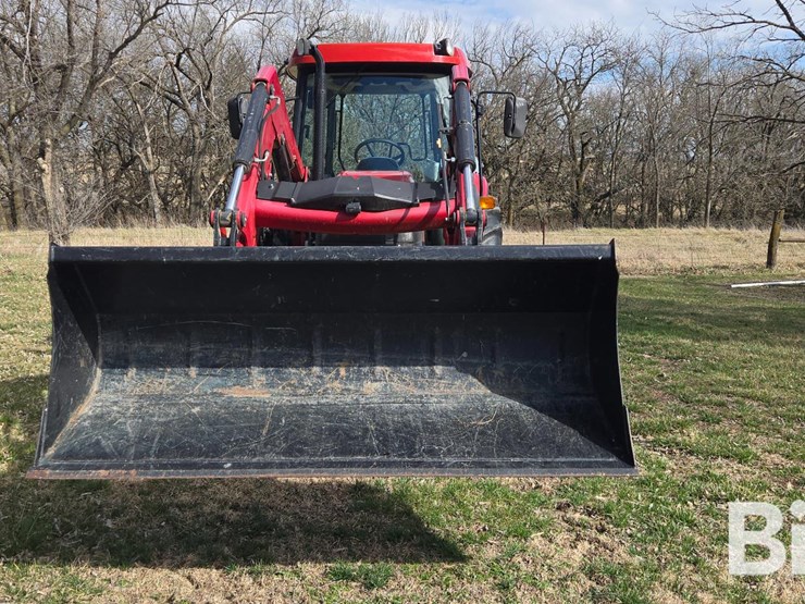 2012-case-ih-farmall-95-image-2