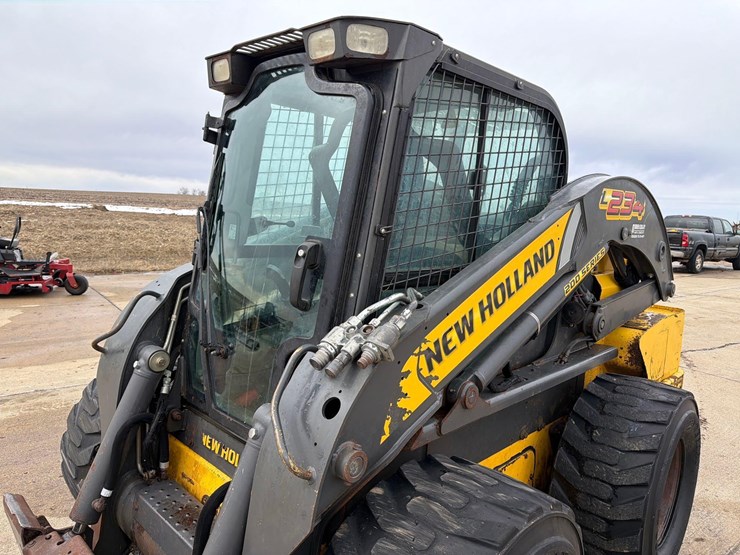 2018-new-holland-l234-image-11