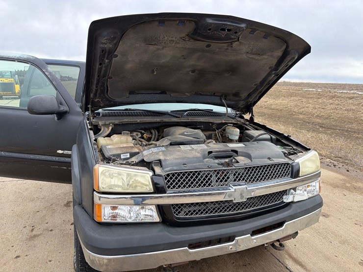 2004-chevrolet-2500-image-42