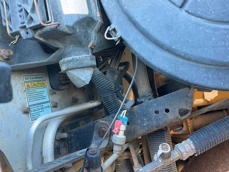 2004-caterpillar-c12-image-16