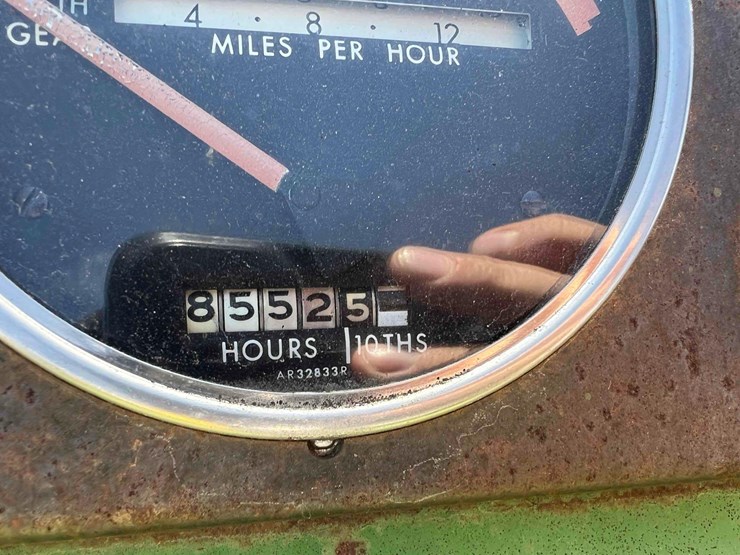 john-deere-4010-image-16