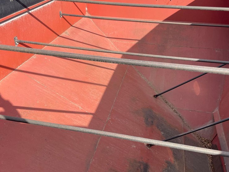 demco-650bu-posi-flow-gravity-wagon—1-owner-image-19