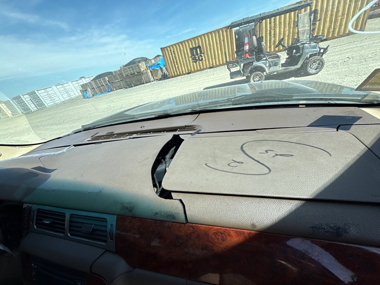 2010-chevrolet-tahoe-image-30