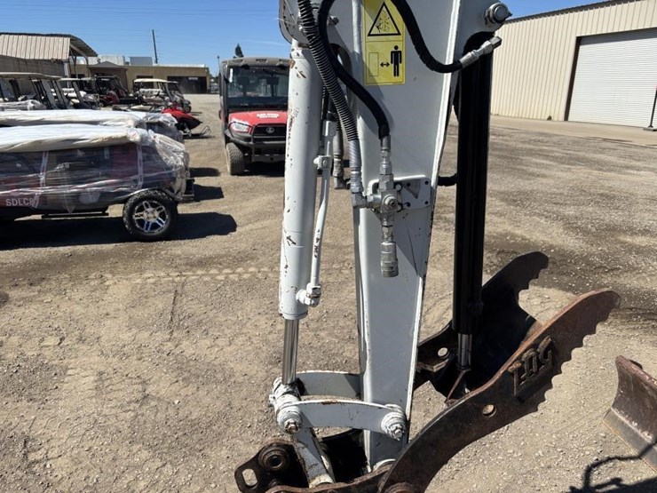 2020-takeuchi-tb230-image-18