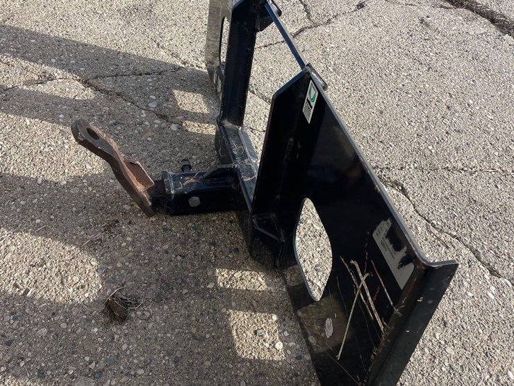 skidloader-quick-tach-receiver-hitch-plate-image-4