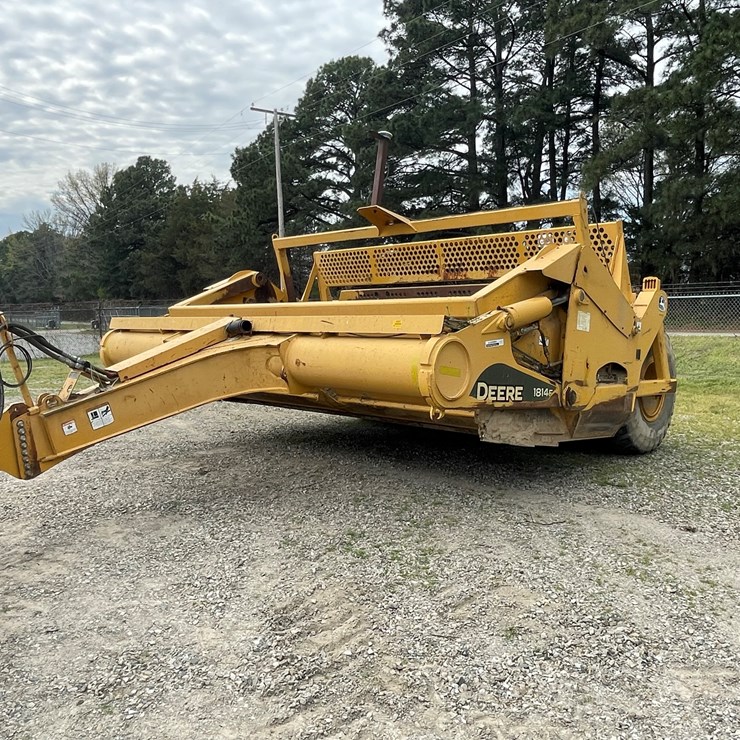 DEERE 1814E
