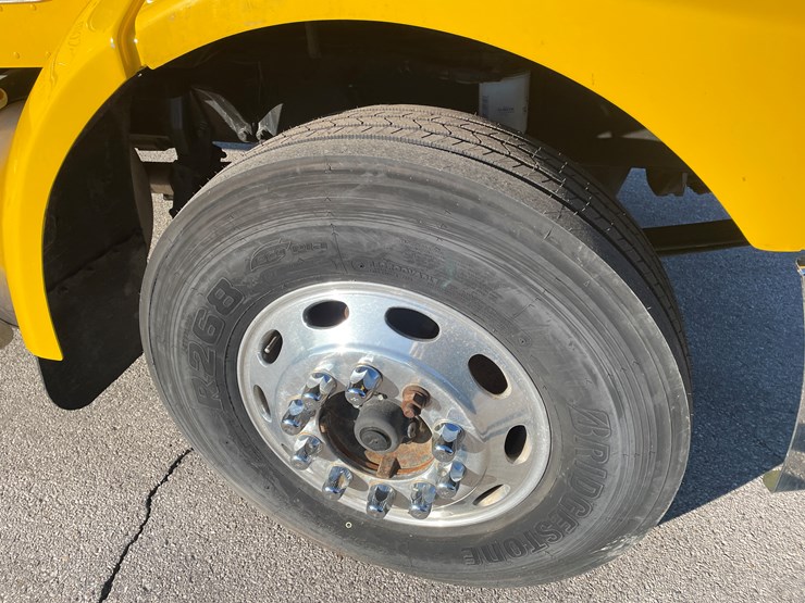 1999-peterbilt-330-image-29