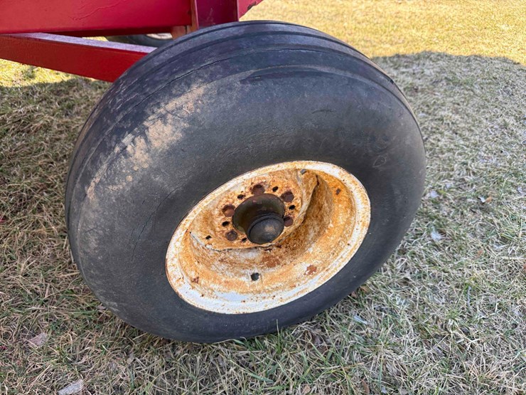 gravity-wagon-with-auger-image-9