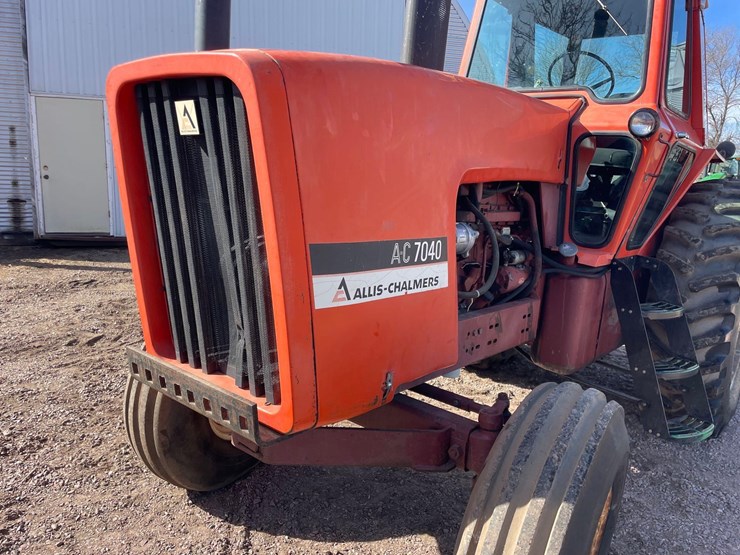 allis-chalmers-7040-2wd-tractor—1-owner-image-9