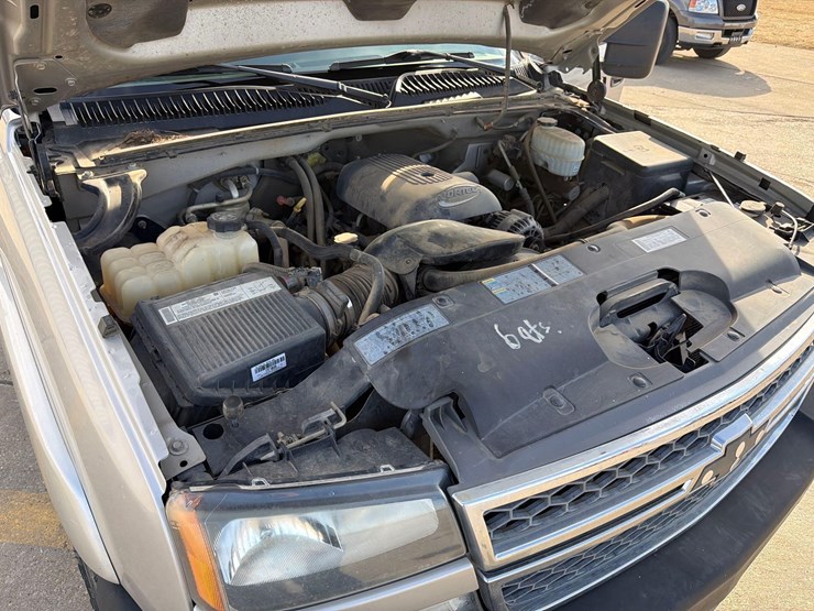 2005-chevrolet-k2500-image-51