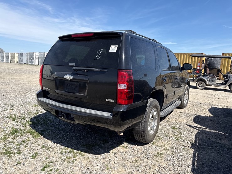 2010-chevrolet-tahoe-image-3