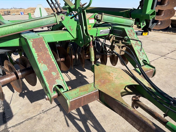 john-deere-630-image-39