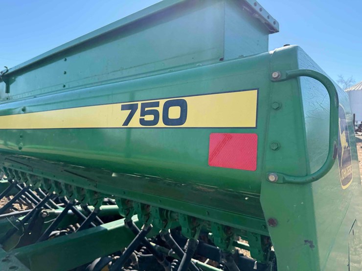 john-deere-750-image-6