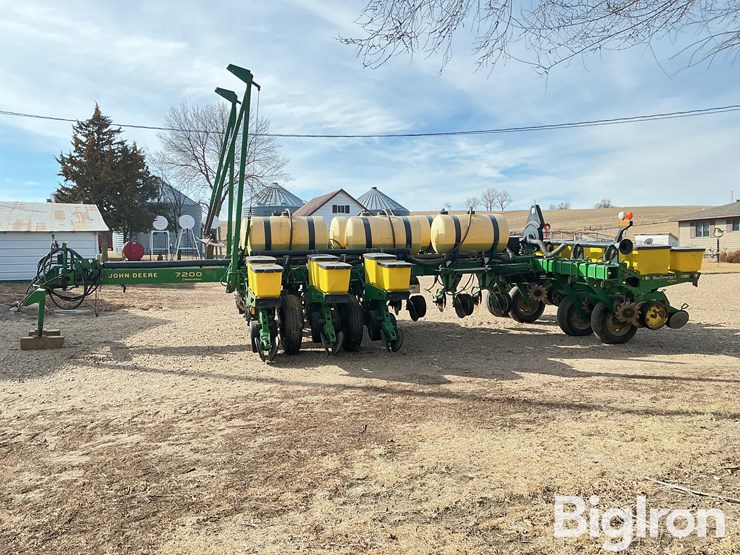 john-deere-7200-image-8