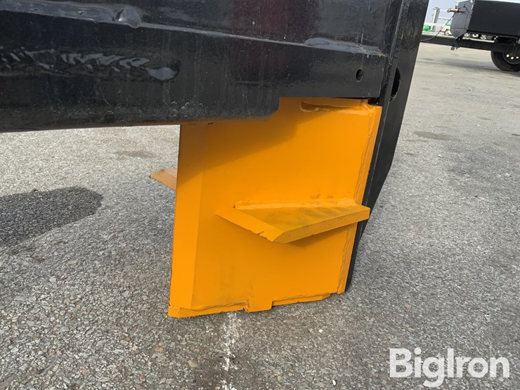 2025-massey-ferguson-730-image-10