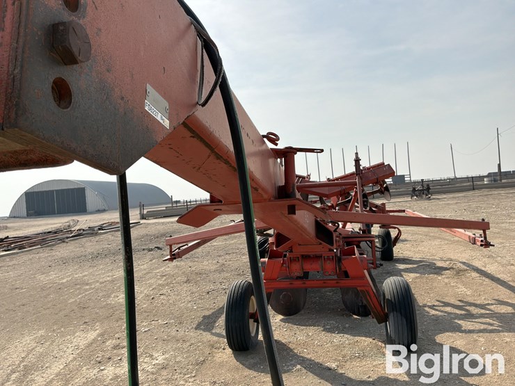 hesston-2410-image-13