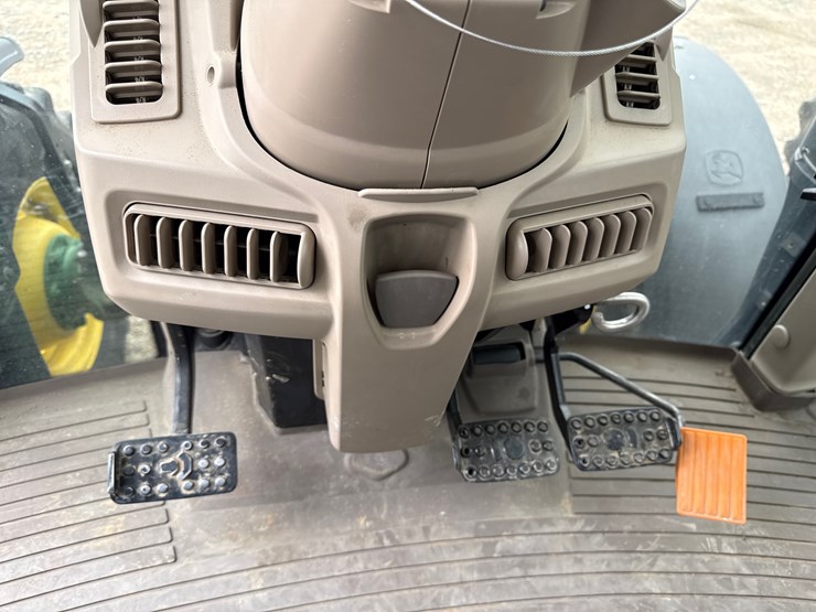 2023-john-deere-6120m-image-34