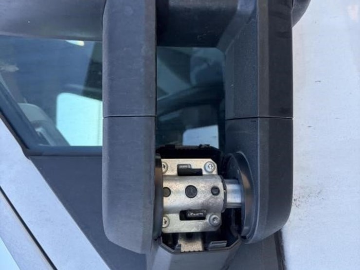 2017-gmc-sierra-2500hd-image-8