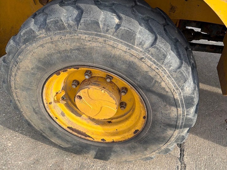 2016-deere-244k-image-18