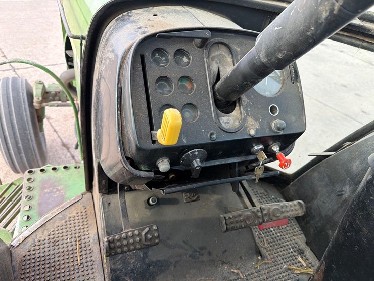 john-deere-4630-image-33