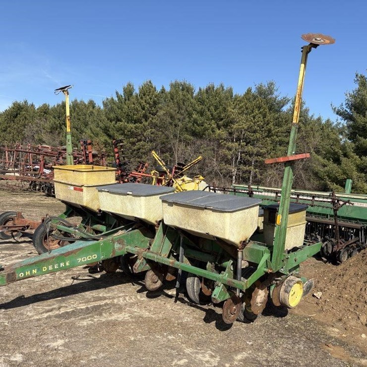 JOHN DEERE 7000