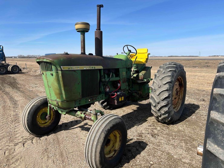 john-deere-4010-image-1