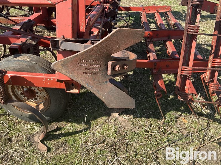 hesston-2210-image-12