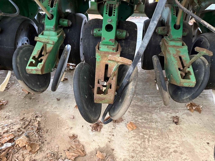 john-deere-7240-image-16