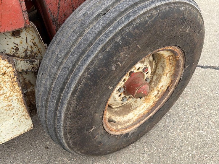 hesston-5540-image-22