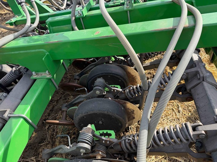 2011-john-deere-1890-image-15