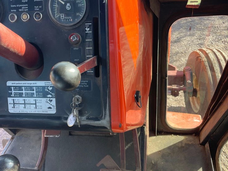 allis-chalmers-7040-2wd-tractor—1-owner-image-36