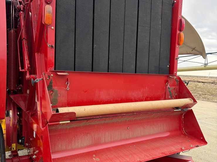 2018-new-holland-roll-belt-560-image-35