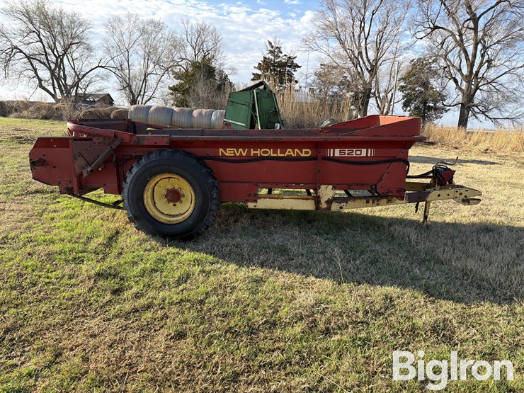 new-holland-520-image-4