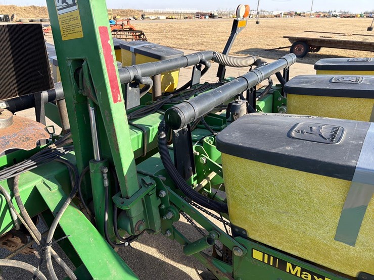 john-deere-7200-image-12
