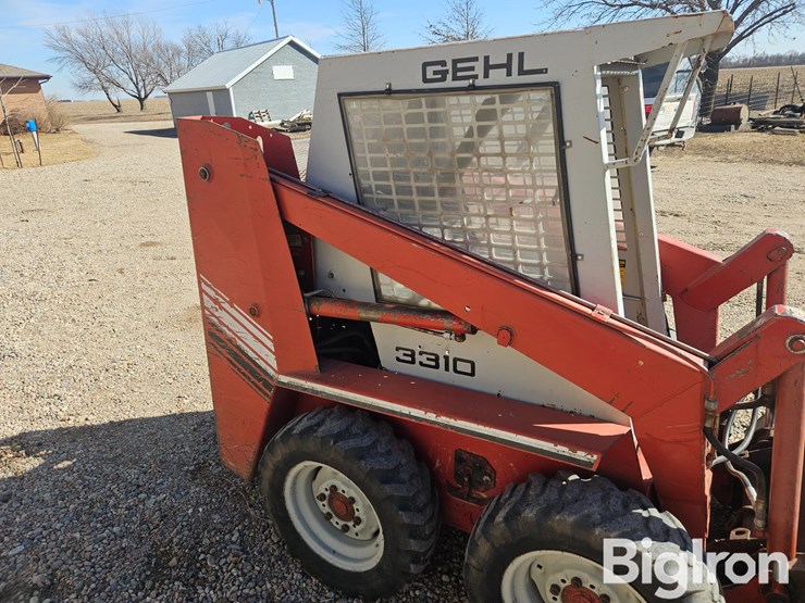 gehl-3310-image-17