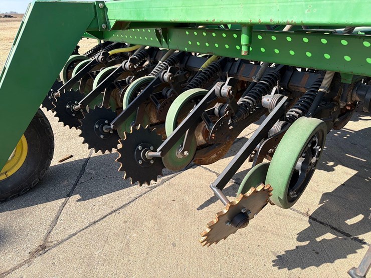 john-deere-750-image-24