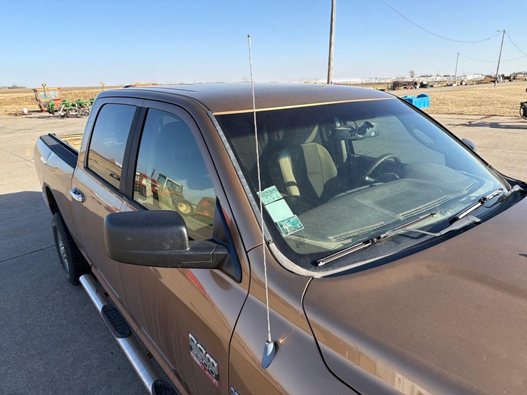 2011-dodge-ram-2500-image-24