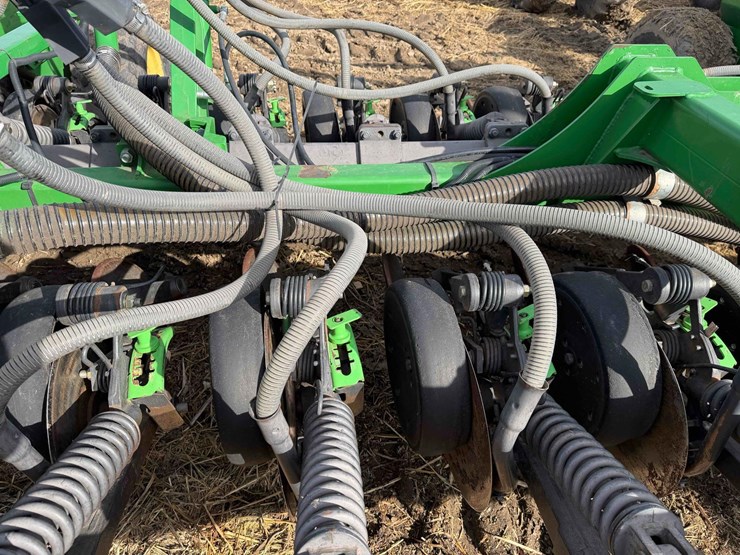 2011-john-deere-1890-image-16